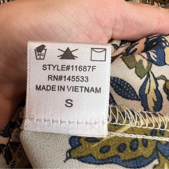 W5 floral boho top 🎴 ruffle neck 🎴 puffy sleeve 🎴 size small - Picture 5 of 5